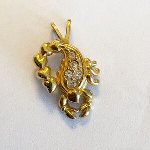 Vintage Avon Gold Tone Scorpion Zodiac  Pendant Charm Faux Diamonds Signed